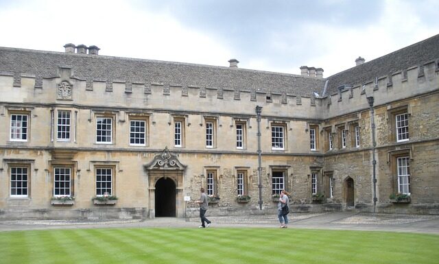 Czy świeczkami można ogrzać pokój? Czy świeczkami można ogrzać pokój?