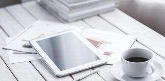 Jak przyczepić Tablet w samochodzie?