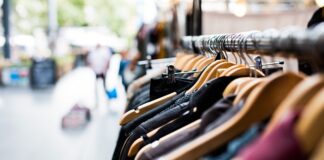 Jak przyczepić wieszak na przyssawki?