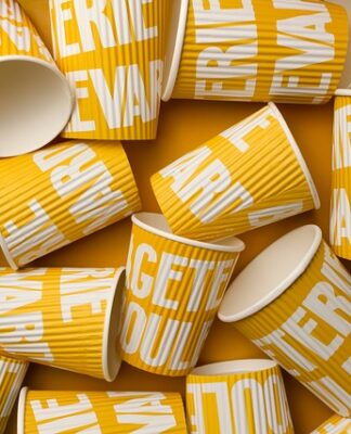 Czym wyczyścić brudne plastiki w aucie?