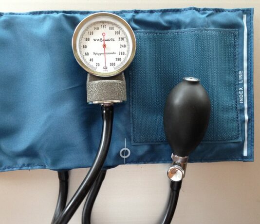 Jak się czyta dokładności pomiaru multimetru? Jak się czyta dokładności pomiaru multimetru?