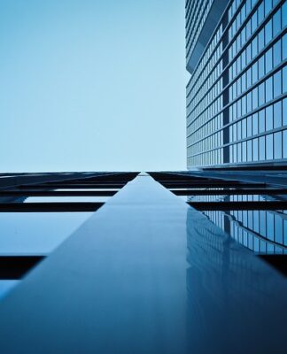 Jak umyć mocno zabrudzone okna?