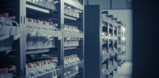 Czy w akumulatorze jest prąd stały czy zmienny? Czy w akumulatorze jest prąd stały czy zmienny?