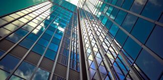 Jaka myjkę kupić do mycia elewacji?